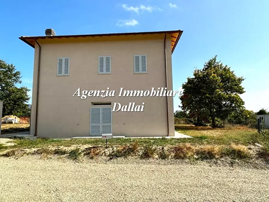 Immagine 4 di Casa colonica in vendita  a Scarperia E San Piero