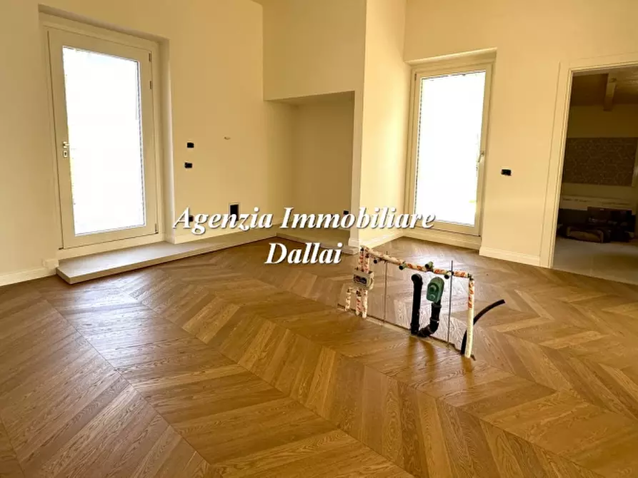 Immagine 14 di Casa colonica in vendita  a Scarperia E San Piero