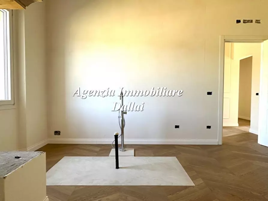 Immagine 22 di Casa colonica in vendita  a Scarperia E San Piero