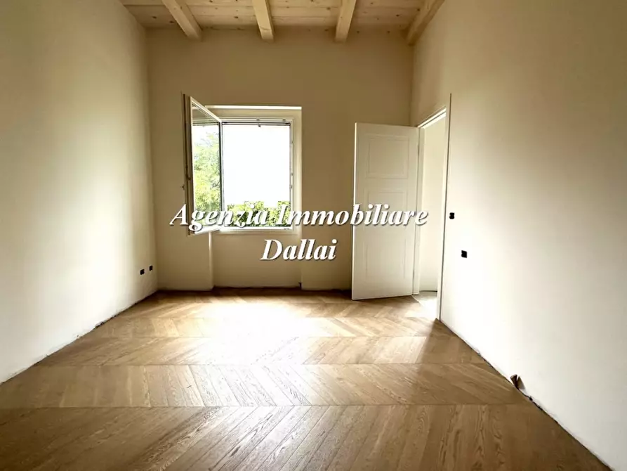 Immagine 30 di Casa colonica in vendita  a Scarperia E San Piero