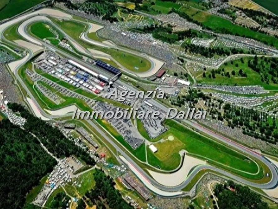 Immagine 17 di Rustico / casale in vendita  a Scarperia E San Piero