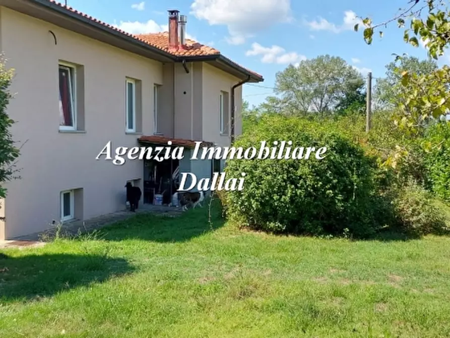 Immagine 5 di Villa in vendita  a Borgo San Lorenzo