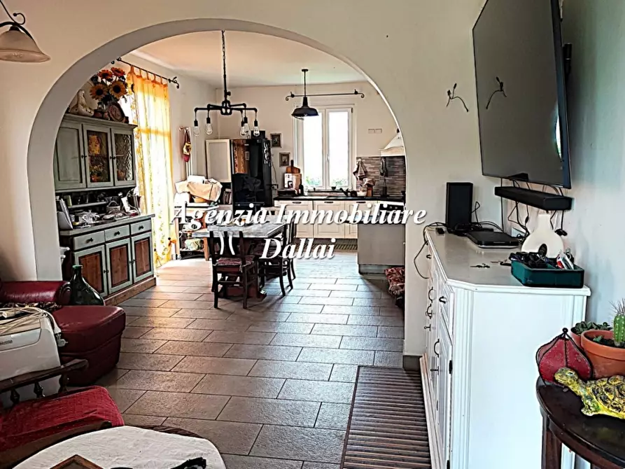 Immagine 6 di Villa in vendita  a Borgo San Lorenzo
