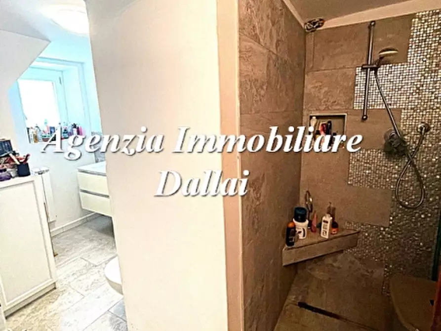 Immagine 36 di Villa in vendita  a Borgo San Lorenzo