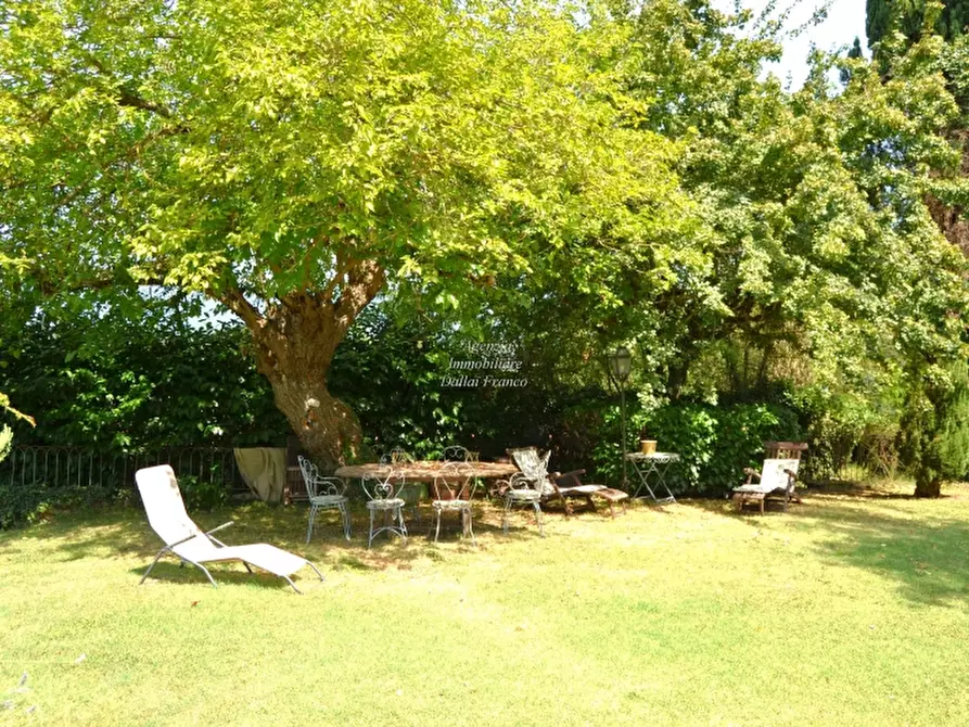 Immagine 5 di Casa colonica in vendita  a Borgo San Lorenzo