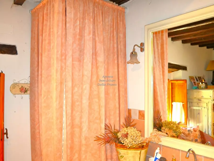 Immagine 24 di Casa colonica in vendita  a Borgo San Lorenzo