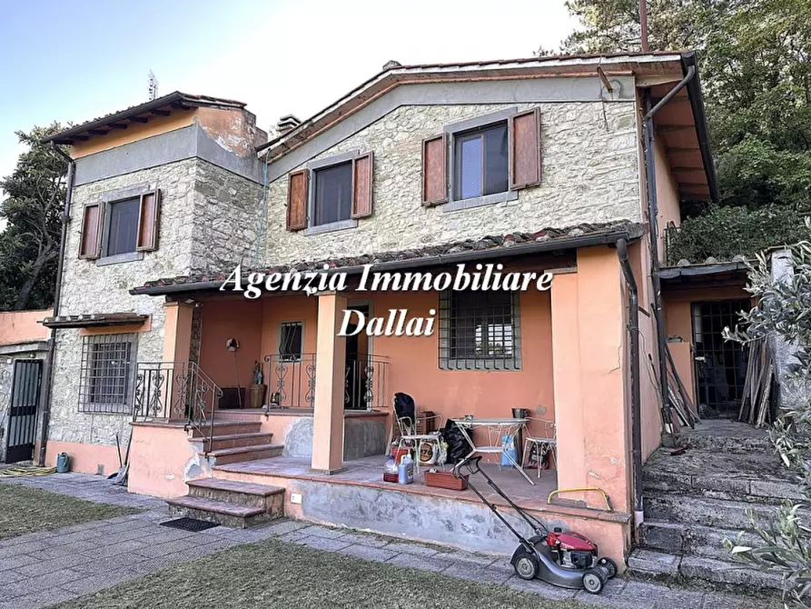 Immagine 1 di Casa indipendente in vendita  a Scarperia E San Piero