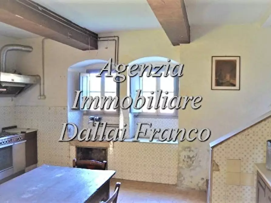 Immagine 10 di Casa colonica in vendita  a Barberino Di Mugello