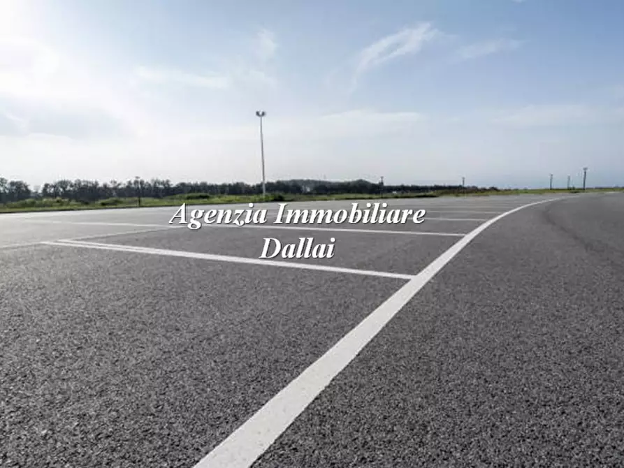 Immagine 1 di Posto auto in vendita  a Borgo San Lorenzo