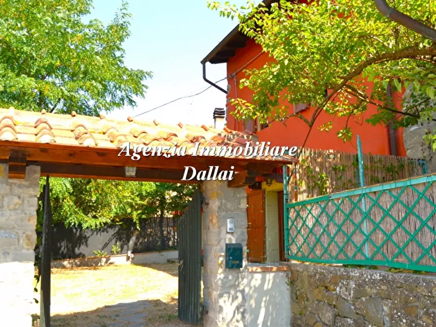 Immagine 2 di Casa colonica in vendita  a Borgo San Lorenzo