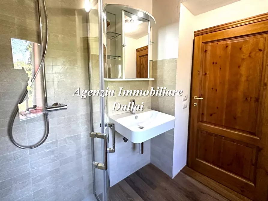 Immagine 18 di Casa colonica in vendita  a Borgo San Lorenzo