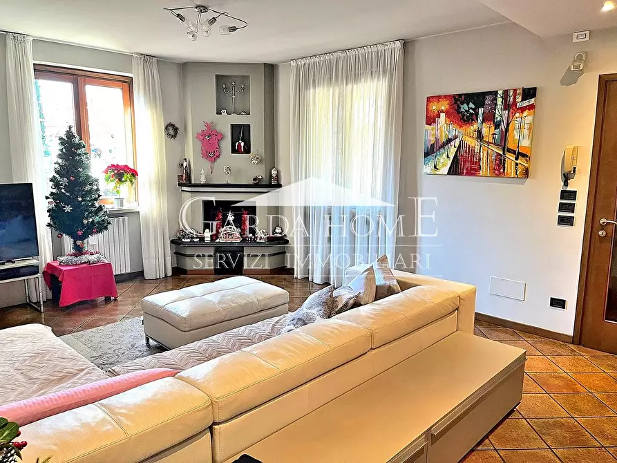 Immagine 13 di Villa in vendita  a Desenzano Del Garda
