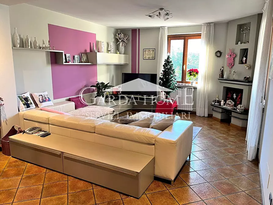 Immagine 9 di Villa in vendita  a Desenzano Del Garda
