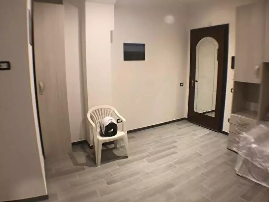 Immagine 3 di Appartamento in vendita  a Savona