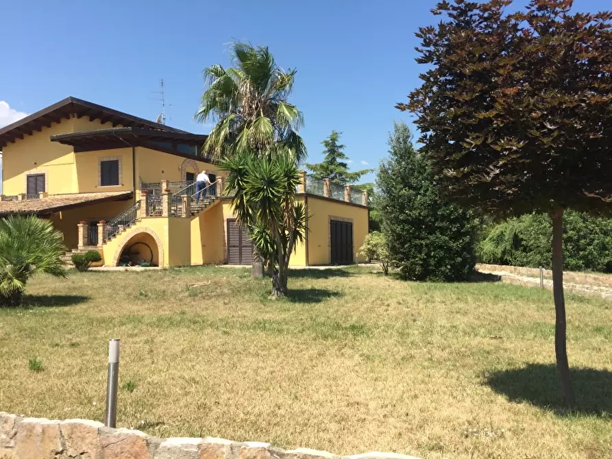 Immagine 1 di Villa in vendita  in CONTRADA RIBUTTINI a San Salvo