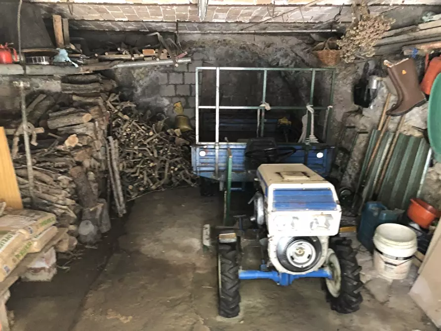 Immagine 12 di Porzione di casa in vendita  in via roma a San Buono