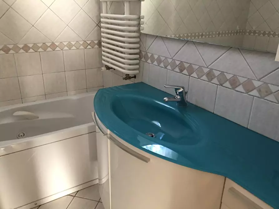 Immagine 10 di Porzione di casa in vendita  in via vico  marruccina a Cupello