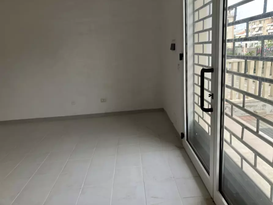 Immagine 12 di Locale commerciale in vendita  in san salvo a San Salvo