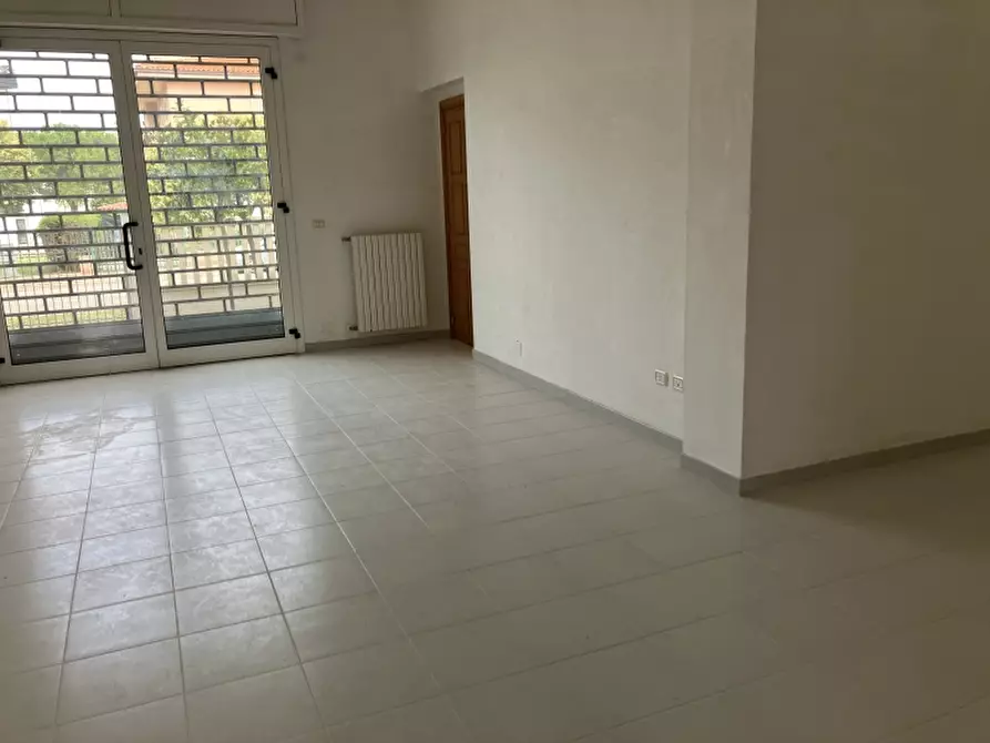 Immagine 14 di Locale commerciale in vendita  in san salvo a San Salvo