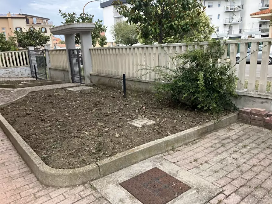 Immagine 18 di Locale commerciale in vendita  in san salvo a San Salvo