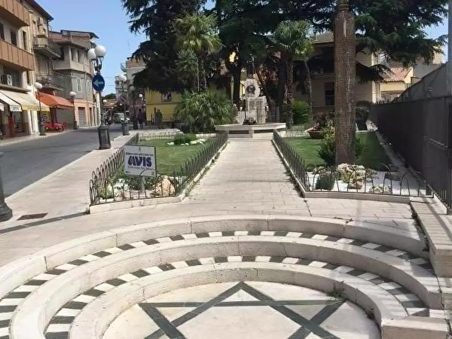 Immagine 28 di Locale commerciale in vendita  in san salvo a San Salvo