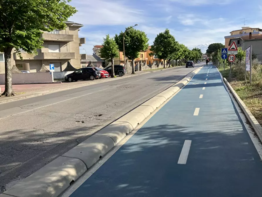 Immagine 3 di Negozio in vendita  in VIA GRASCETA a San Salvo