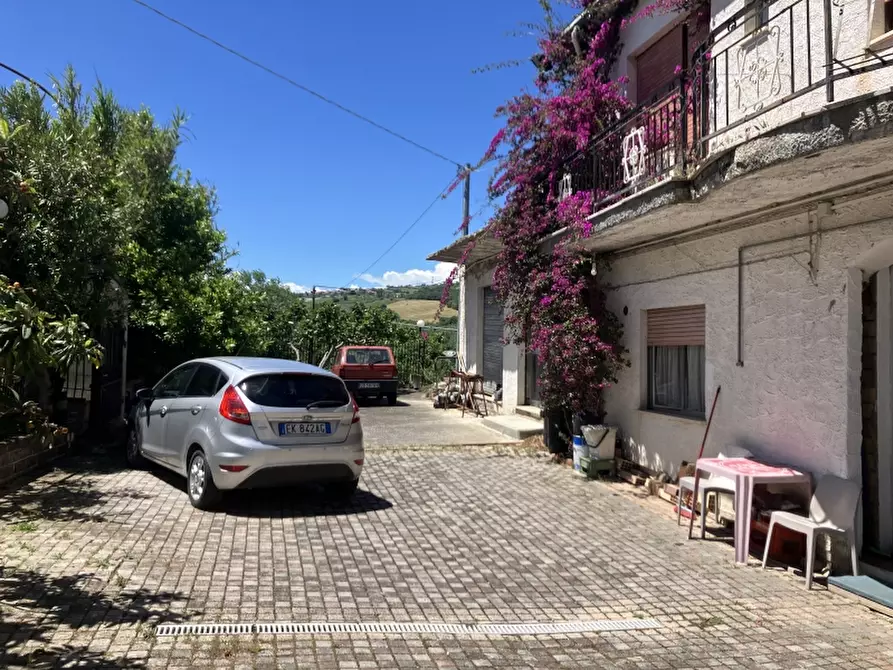 Immagine 1 di Casa indipendente in vendita  in CUPELLO a Cupello