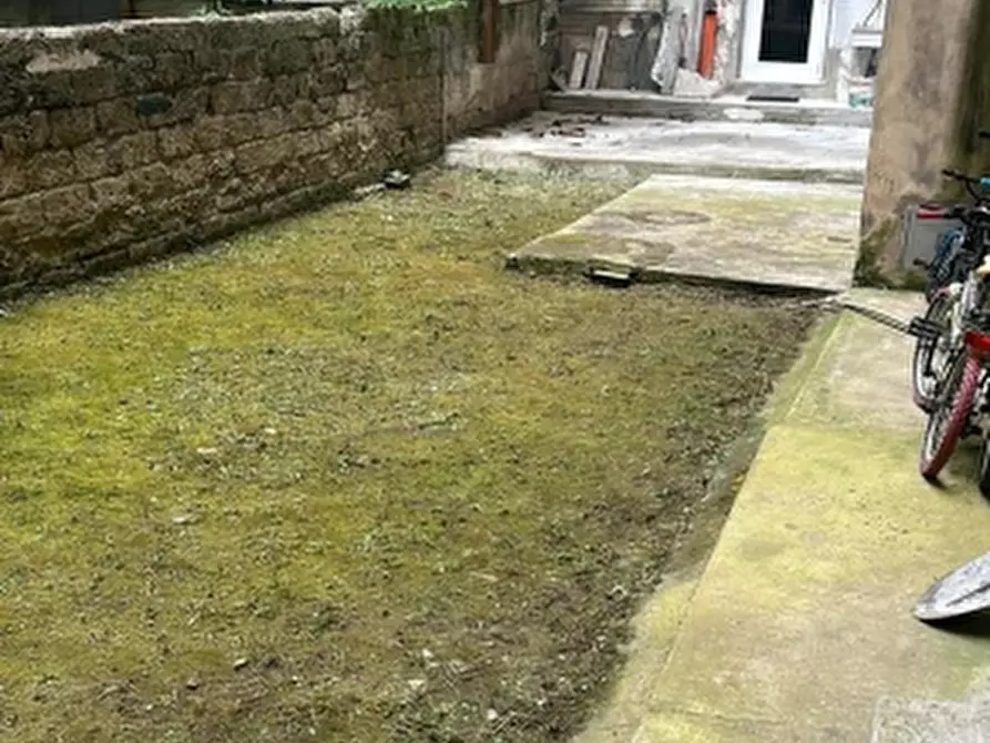 Immagine 37 di Appartamento in vendita  a Savona