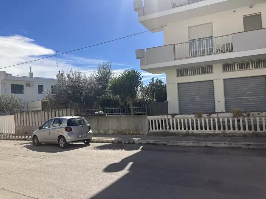 Immagine 2 di Locale commerciale in vendita  in VIA LIQUIRIZIA a San Salvo