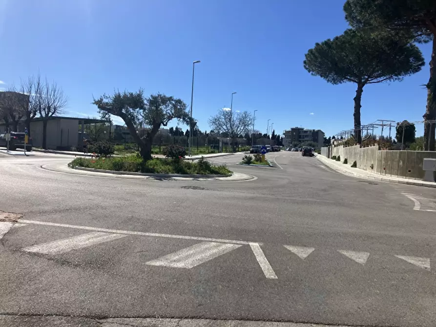 Immagine 9 di Locale commerciale in vendita  in VIA LIQUIRIZIA a San Salvo