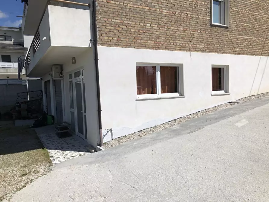 Immagine 10 di Garage in vendita  in VIA FRATELLI BANDIERA a Cupello