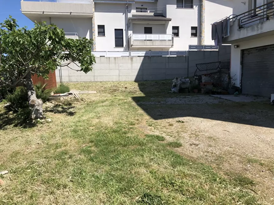 Immagine 5 di Garage in vendita  in VIA FRATELLI BANDIERA a Cupello