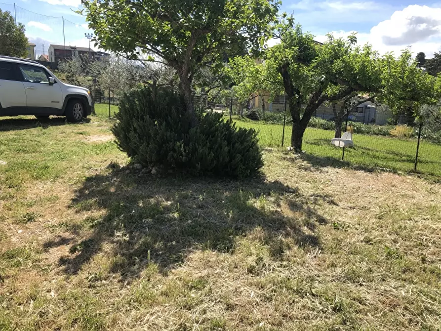 Immagine 2 di Garage in vendita  in VIA FRATELLI BANDIERA a Cupello