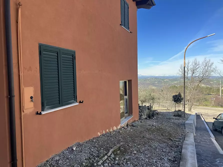 Immagine 2 di Casa indipendente in vendita  in VIA VICENNE a Furci