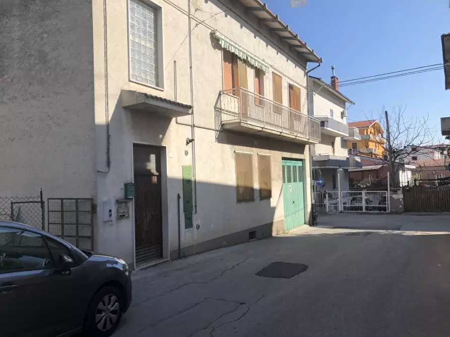 Immagine 2 di Casa indipendente in vendita  in VIA TEVERE a San Salvo
