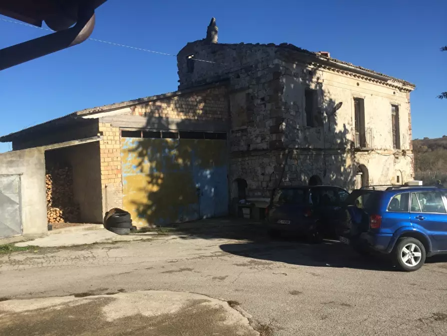 Immagine 9 di Villa in vendita  in CONTRADA PESCHIOLA a Gissi