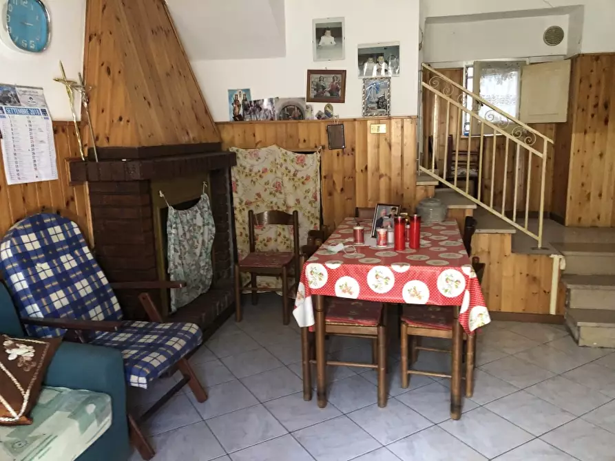 Immagine 7 di Porzione di casa in vendita  in via roma a Lentella