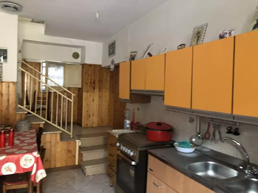 Immagine 8 di Porzione di casa in vendita  in via roma a Lentella