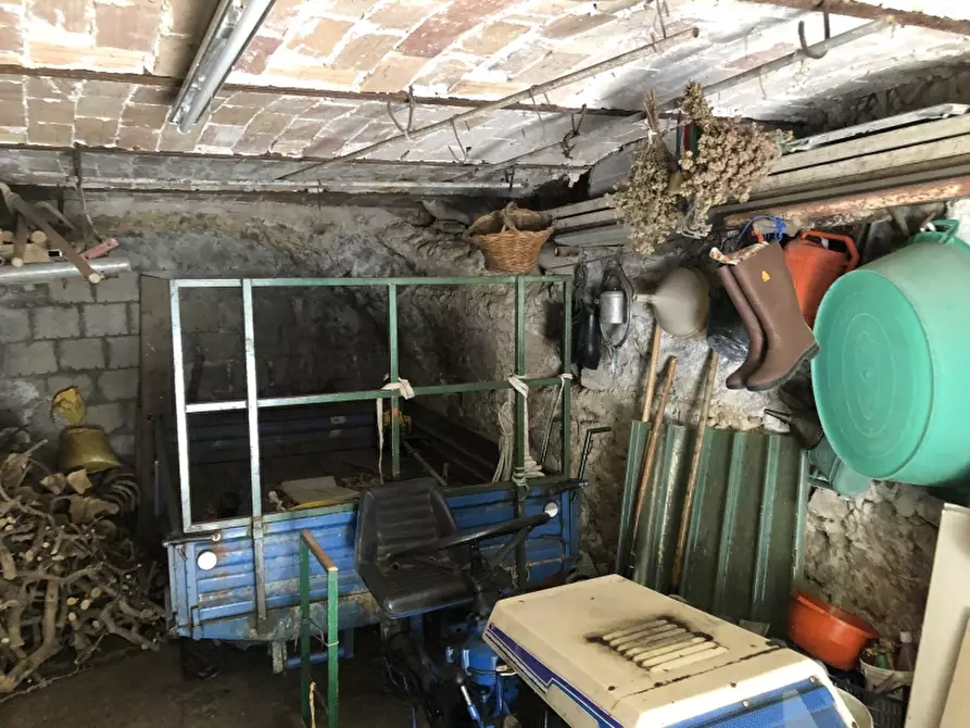 Immagine 10 di Porzione di casa in vendita  in via roma a San Buono