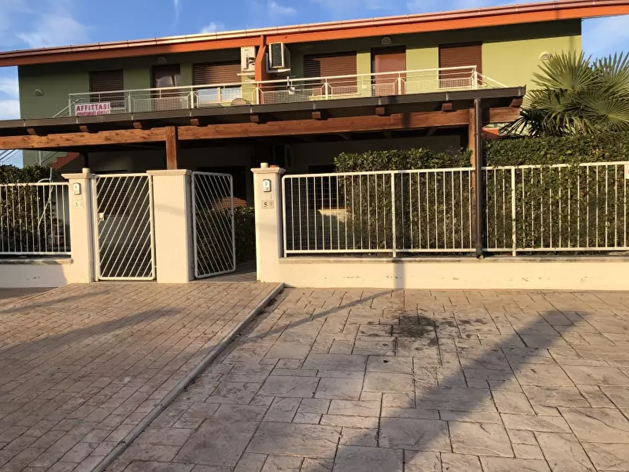 Immagine 2 di Casa semindipendente in affitto  in MARINA DI MONTENERO DI BISACCIA (CB) a Montenero Di Bisaccia