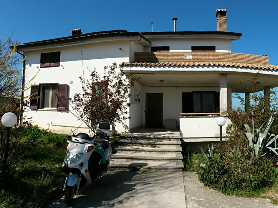 Immagine 1 di Villa in vendita  a Cupello