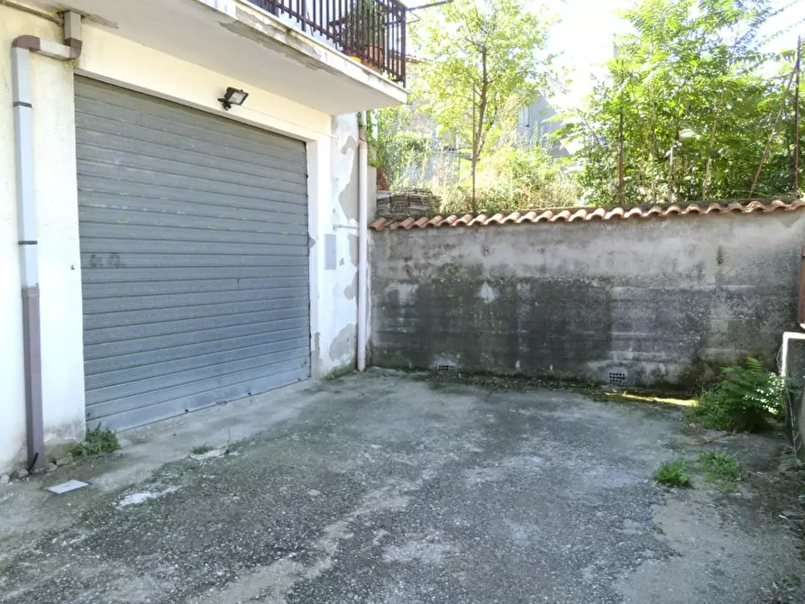 Immagine 6 di Box auto in vendita  a Cupello