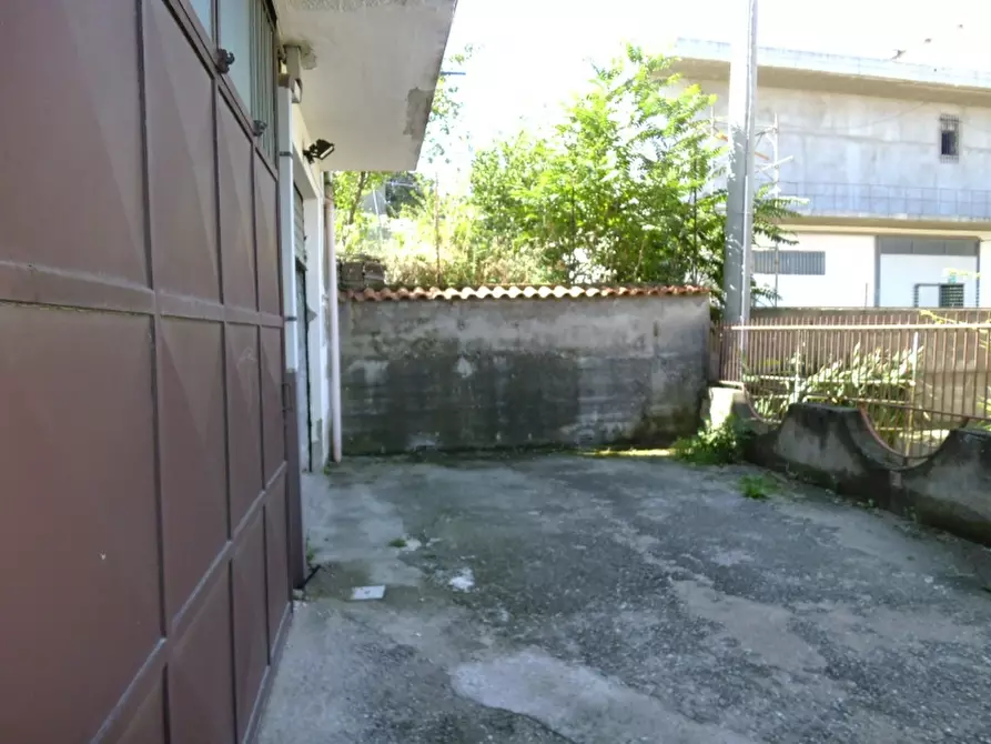 Immagine 4 di Box auto in vendita  a Cupello