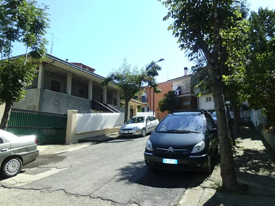 Immagine 7 di Box auto in vendita  a Cupello