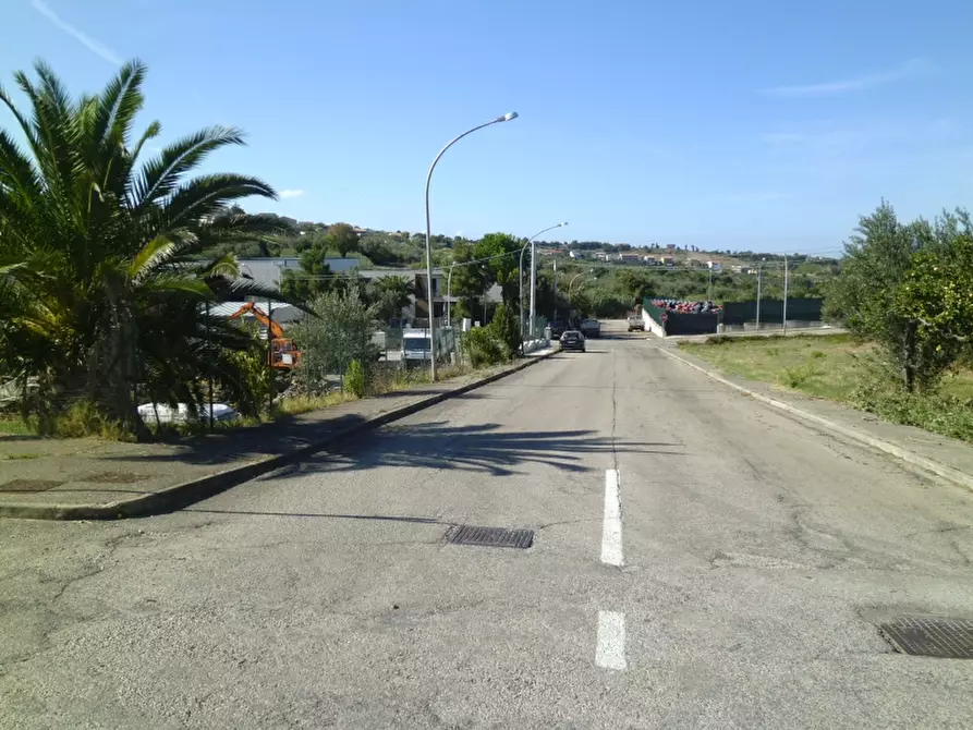 Immagine 5 di Terreno industriale in vendita  a Vasto