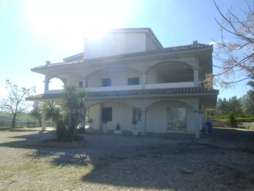 Immagine 6 di Villa in vendita  in CONTRADA MONTEBELLO a Montenero Di Bisaccia