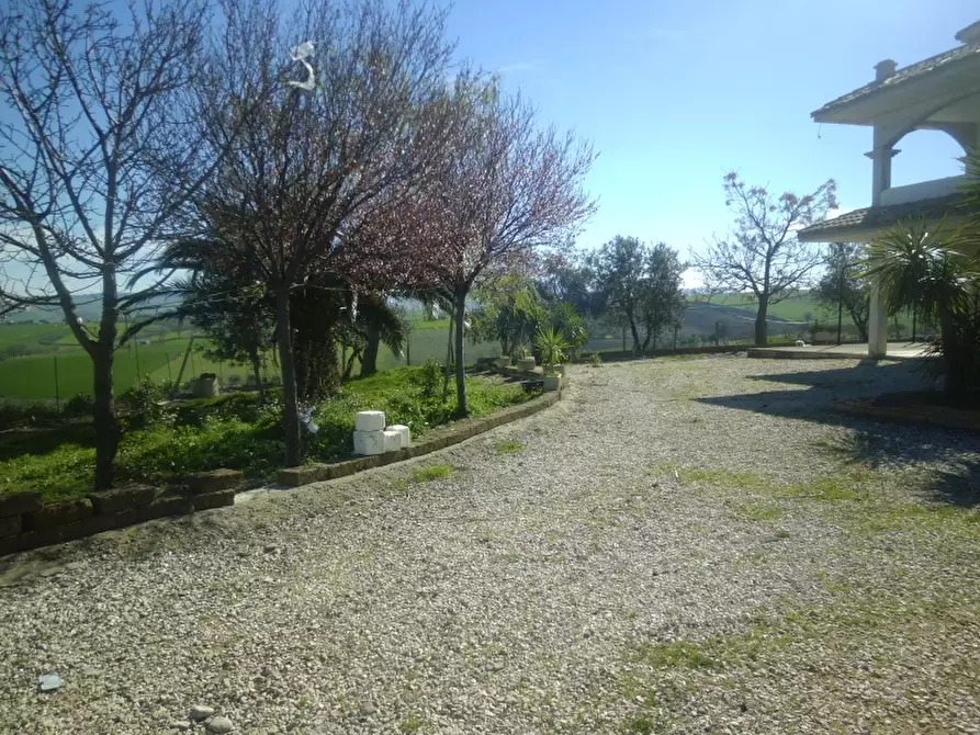 Immagine 1 di Villa in vendita  in CONTRADA MONTEBELLO a Montenero Di Bisaccia