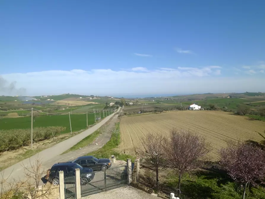 Immagine 10 di Villa in vendita  in CONTRADA MONTEBELLO a Montenero Di Bisaccia