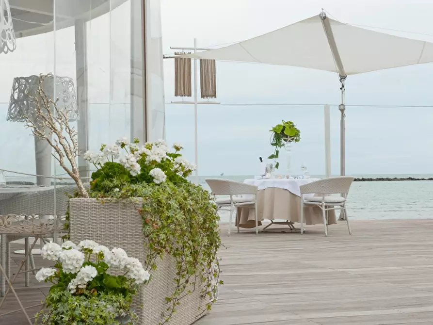 Immagine 2 di Attività commerciale in vendita  in Viale Verdi a Ravenna