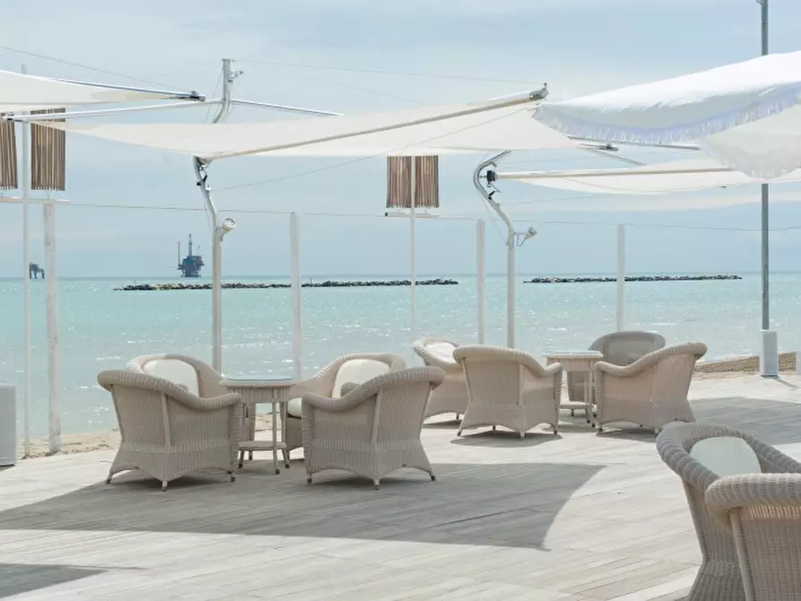 Immagine 4 di Attività commerciale in vendita  in Viale Verdi a Ravenna